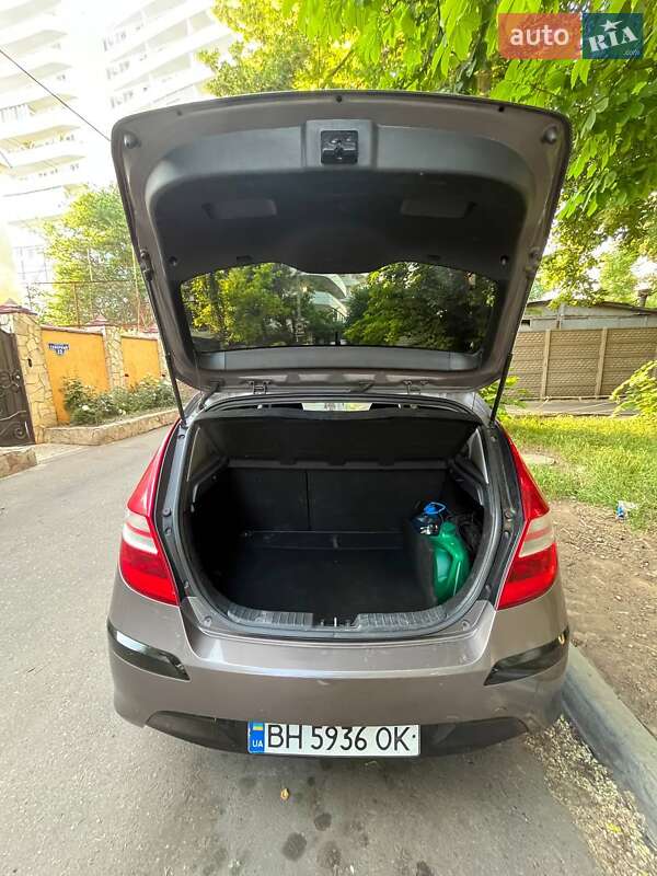 Хэтчбек Hyundai i30 2011 в Одессе