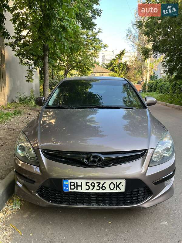 Хэтчбек Hyundai i30 2011 в Одессе
