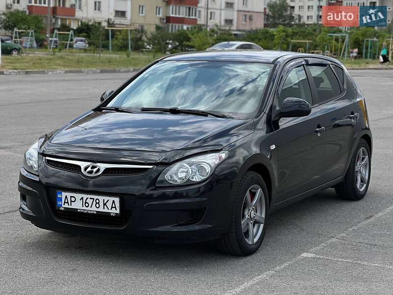 Хэтчбек Hyundai i30 2009 в 