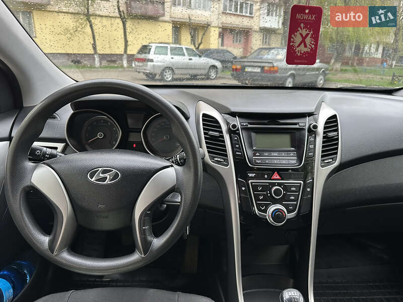 Хэтчбек Hyundai i30 2016 в Черновцах