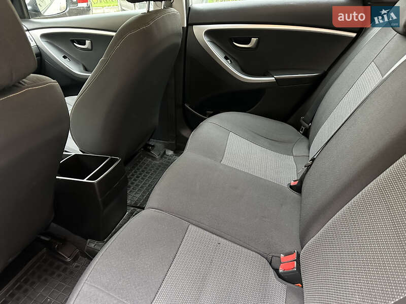 Хэтчбек Hyundai i30 2016 в Черновцах