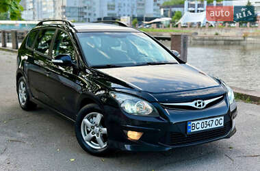 Хэтчбек Hyundai i30 2010 в 