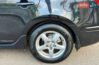 Хэтчбек Hyundai i30 2010 в 