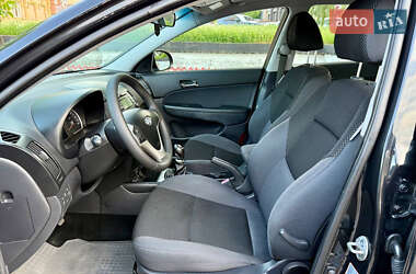 Хэтчбек Hyundai i30 2010 в 