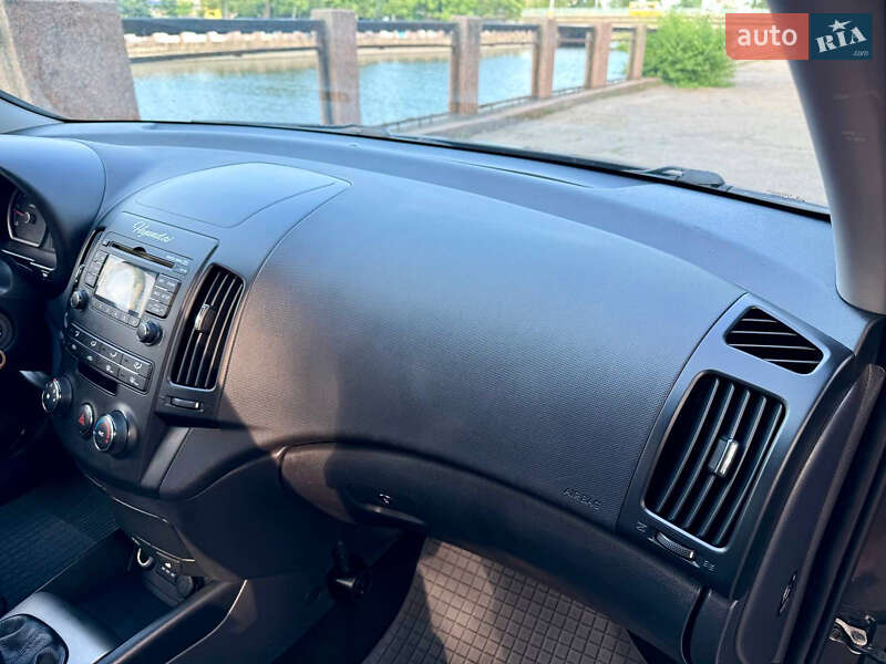 Хэтчбек Hyundai i30 2010 в Кропивницком
