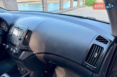 Хэтчбек Hyundai i30 2010 в 