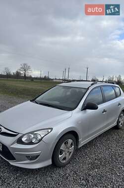 Хэтчбек Hyundai i30 2012 в 