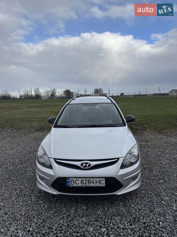 Хэтчбек Hyundai i30 2012 в Стрые