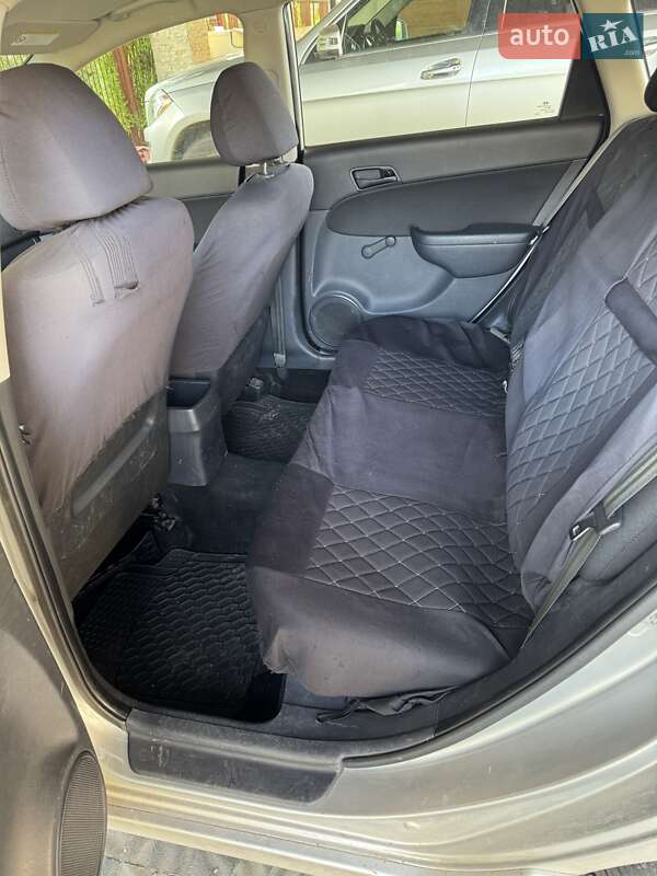 Хэтчбек Hyundai i30 2012 в Стрые