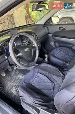 Хэтчбек Hyundai i30 2012 в 