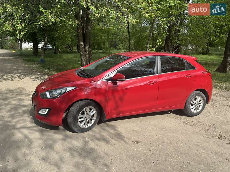 Хэтчбек Hyundai i30 2012 в Днепре