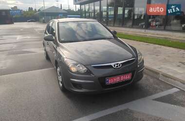 Хэтчбек Hyundai i30 2009 в 