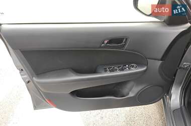 Хэтчбек Hyundai i30 2009 в 