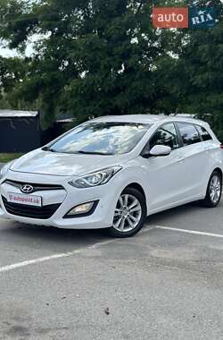 Универсал Hyundai i30 2013 в Белогородке