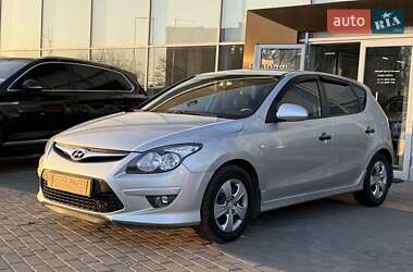 Хэтчбек Hyundai i30 2011 в Полтаве