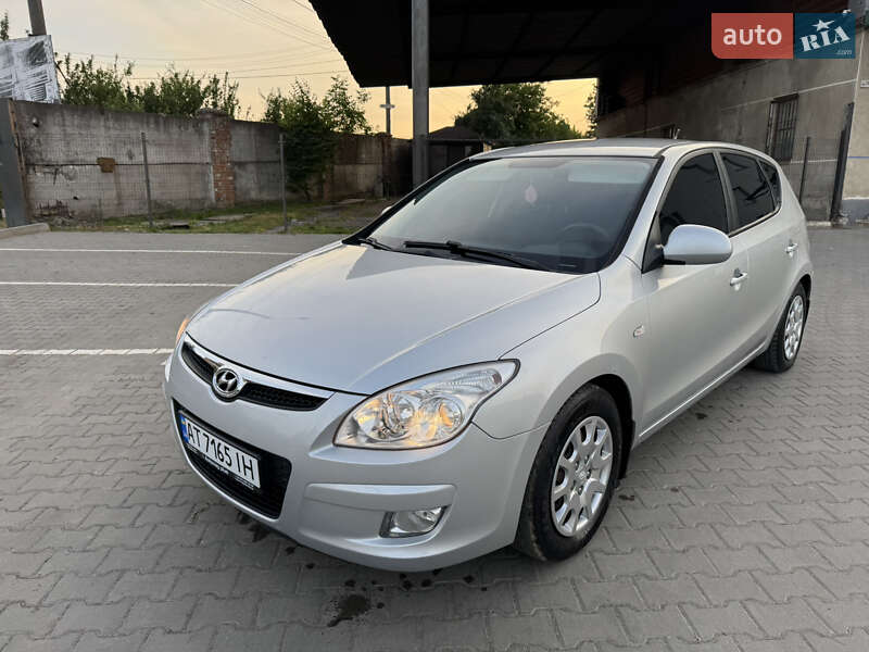 Хэтчбек Hyundai i30 2007 в Ивано-Франковске