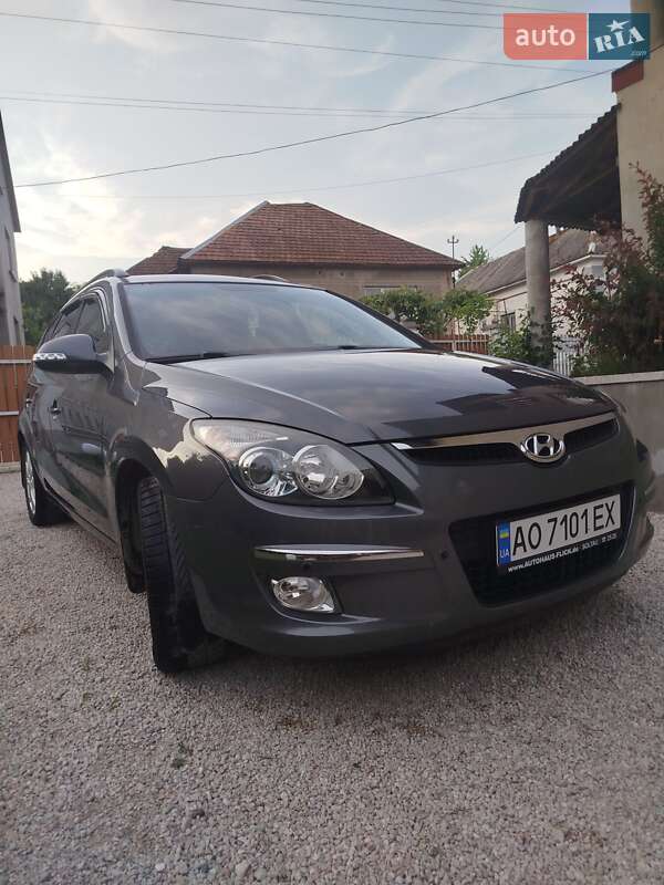 Универсал Hyundai i30 2009 в Иршаве