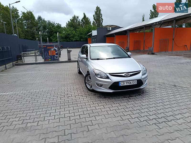 Hyundai i30 2011