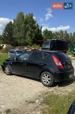 Хэтчбек Hyundai i30 2011 в 