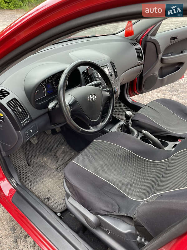 Хэтчбек Hyundai i30 2009 в Макарове