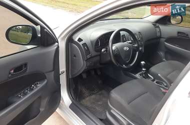 Хэтчбек Hyundai i30 2011 в 