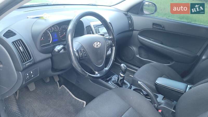 Універсал Hyundai i30 2011 в Охтирці
