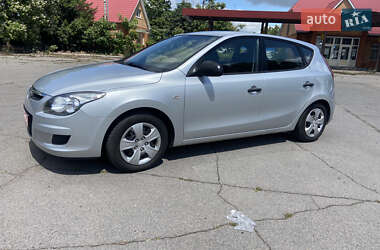 Хэтчбек Hyundai i30 2010 в Хороле