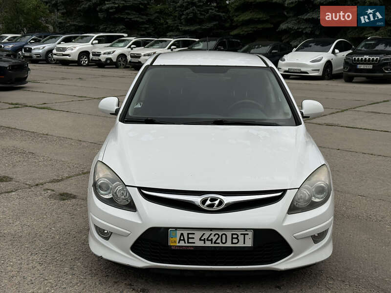 Хэтчбек Hyundai i30 2010 в Днепре