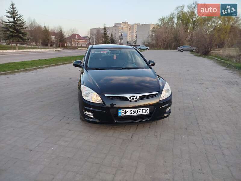 Хэтчбек Hyundai i30 2007 в Ахтырке