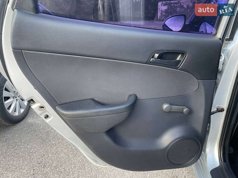 Хэтчбек Hyundai i30 2011 в Харькове