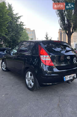 Хэтчбек Hyundai i30 2008 в 