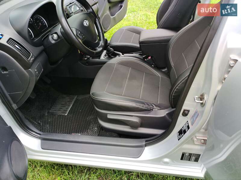 Универсал Hyundai i30 2009 в Ичне