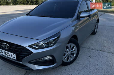 Хэтчбек Hyundai i30 2021 в Каневе