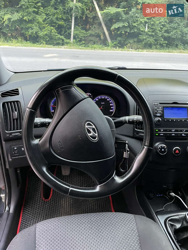 Хэтчбек Hyundai i30 2010 в Хмельнике фото 10 Хэтчбек Hyundai i30 2010 в Хмельнике