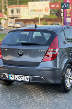 Хэтчбек Hyundai i30 2010 в 