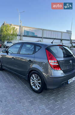 Хэтчбек Hyundai i30 2010 в 
