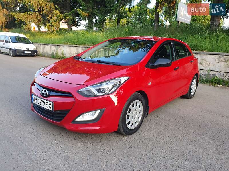 Хэтчбек Hyundai i30 2012 в Ровно