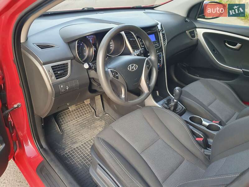 Хэтчбек Hyundai i30 2012 в Ровно