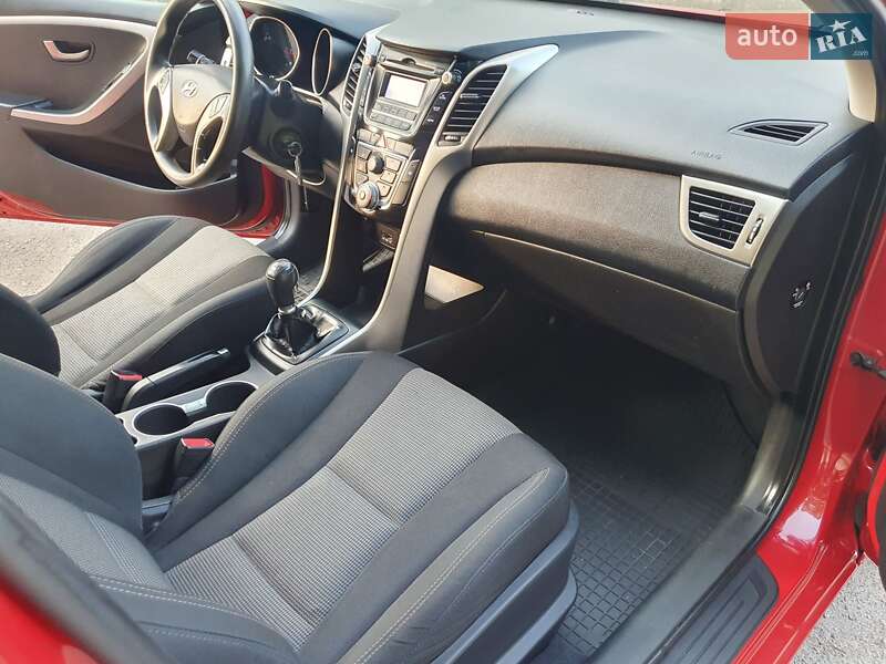 Хэтчбек Hyundai i30 2012 в Ровно