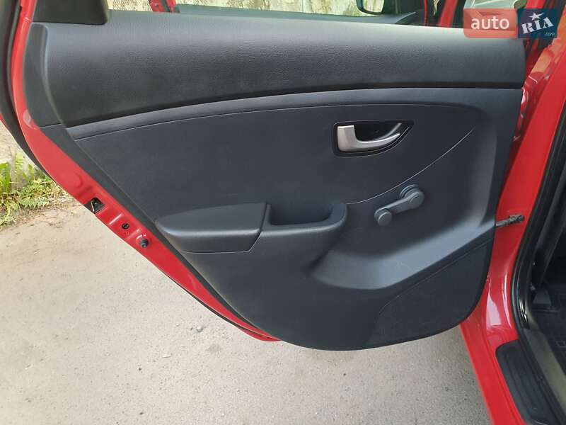 Хэтчбек Hyundai i30 2012 в Ровно