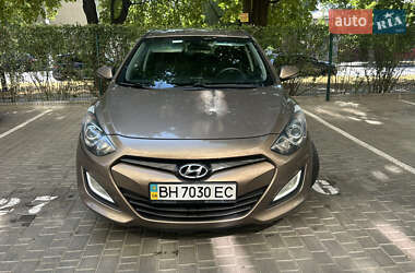 Хэтчбек Hyundai i30 2012 в 