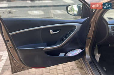 Хэтчбек Hyundai i30 2012 в 
