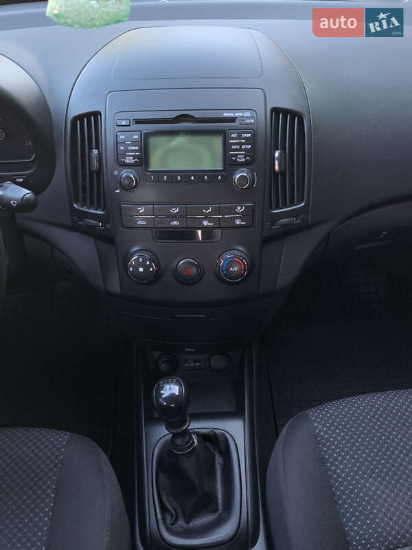 Универсал Hyundai i30 2009 в Ладыжине