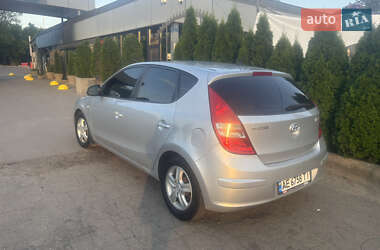 Хэтчбек Hyundai i30 2008 в 