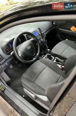 Хэтчбек Hyundai i30 2011 в 