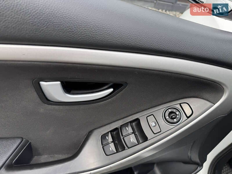 Универсал Hyundai i30 2016 в Стрые