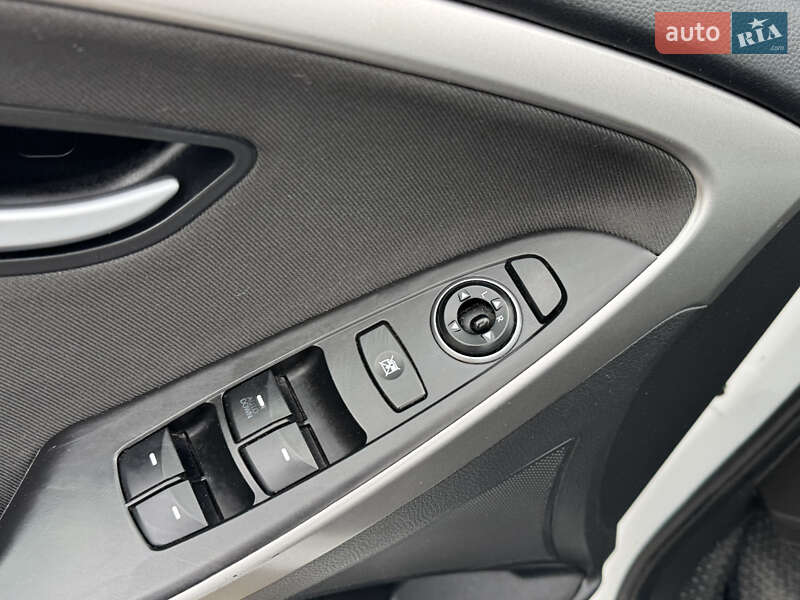 Универсал Hyundai i30 2016 в Стрые