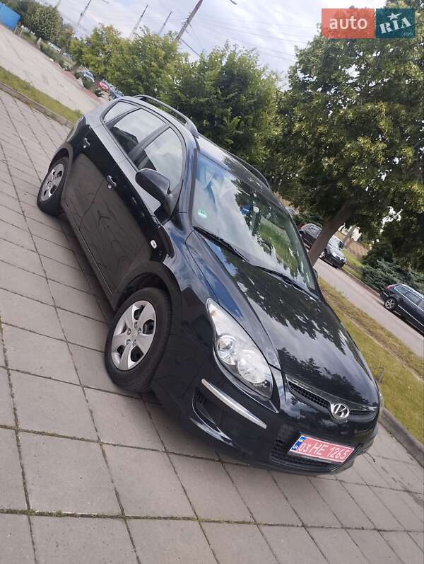 Универсал Hyundai i30 2009 в Луцке