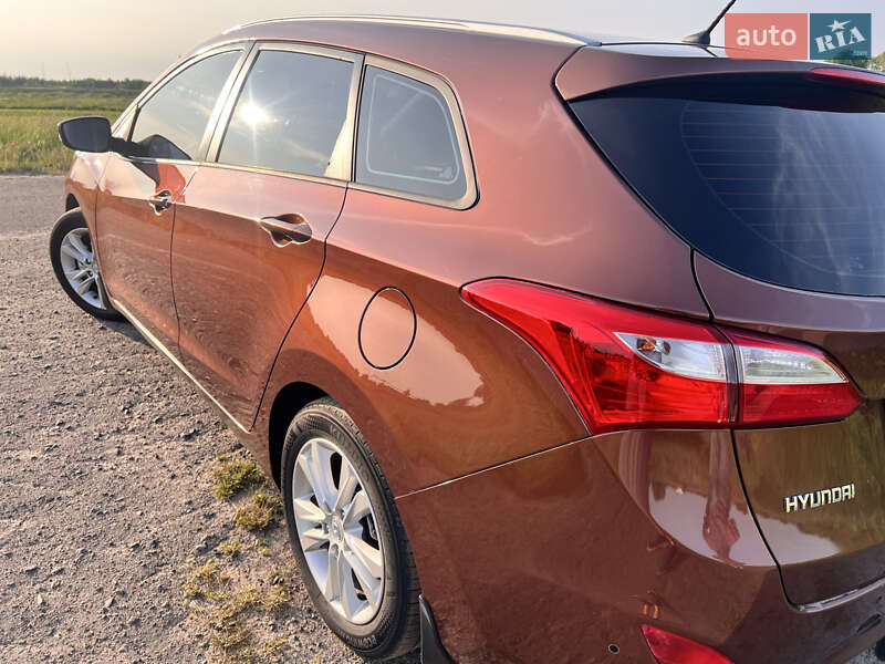 Универсал Hyundai i30 2013 в Радивилове