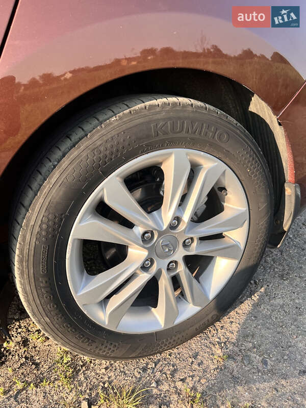 Универсал Hyundai i30 2013 в Радивилове